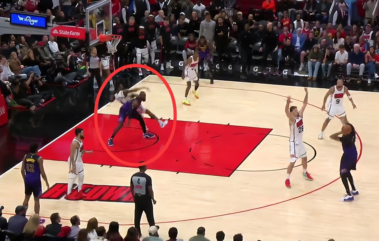 NBA季后赛火箭遭遇不敌湖人，前景堪忧
