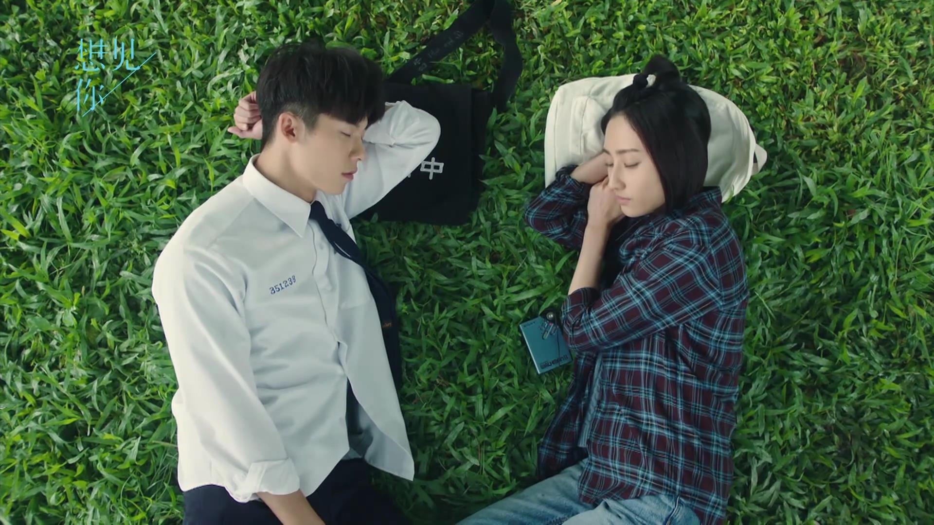 桑巴舞步掠过雷鬼旋律，蓝黑磐石静默宣言