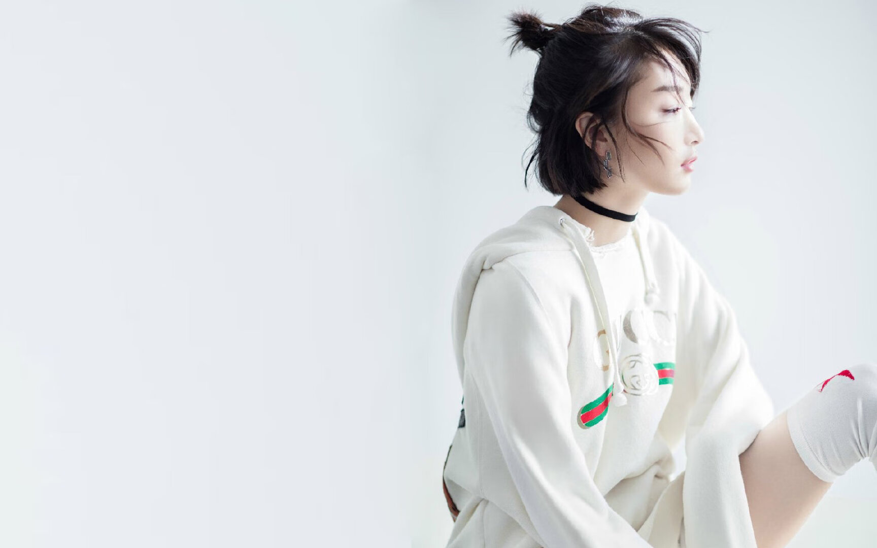 凯尔特人主场粉碎新疆队防线，詹姆斯末节统治攻防成关键先生